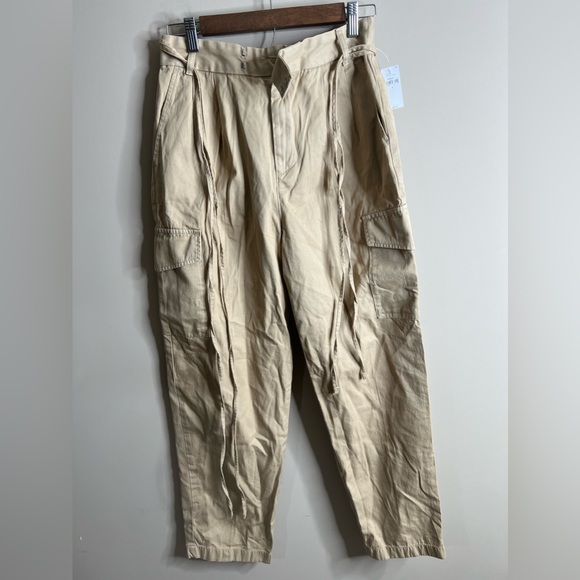 Nwt gap khaki cargo pants size 4 - Picture 9 of 13